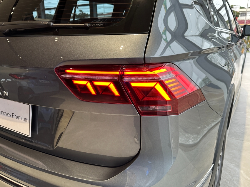volkswagen tiguan 2.0 300 tsi gasolina allspace r-line automatico 4p 2024