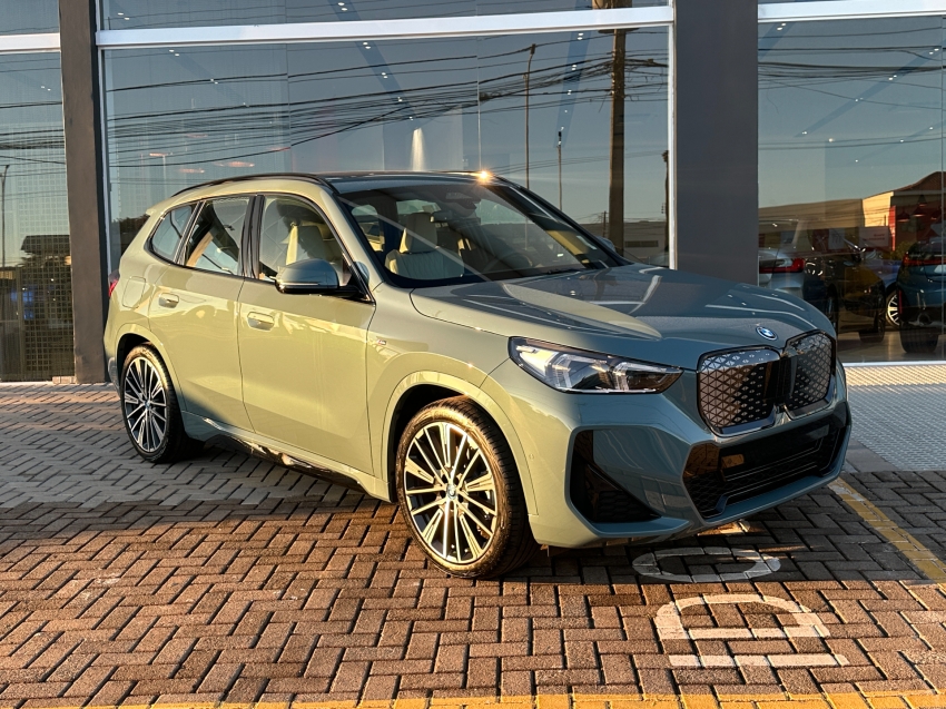 bmw ix1 eletrico xdrive30 m sport 2.0 4p automatico 2025