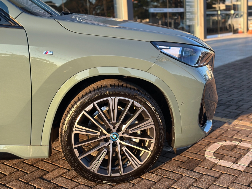 bmw ix1 eletrico xdrive30 m sport 2.0 4p automatico 2025