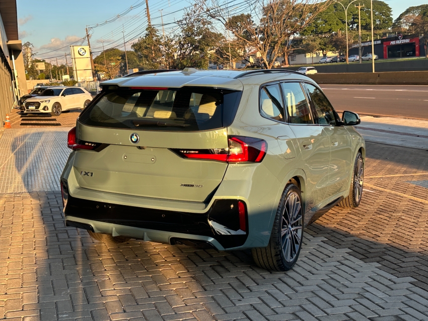 bmw ix1 eletrico xdrive30 m sport 2.0 4p automatico 2025