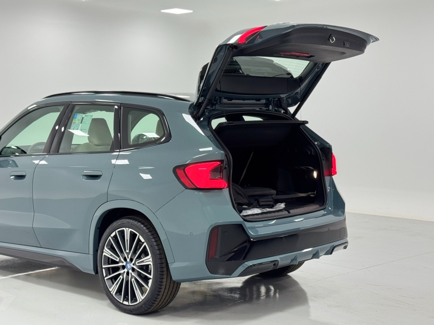 bmw ix1 eletrico xdrive30 m sport 2.0 4p automatico 2025