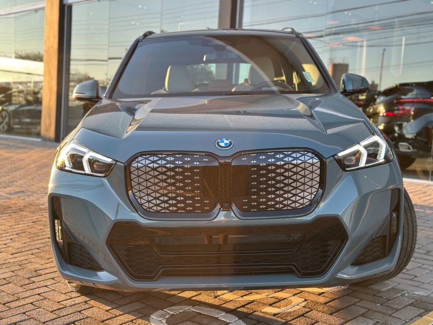 bmw ix1 eletrico xdrive30 m sport 2.0 4p automatico 2025