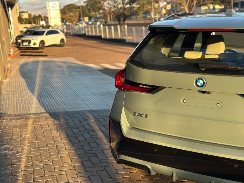 bmw ix1 eletrico xdrive30 m sport 2.0 4p automatico 2025