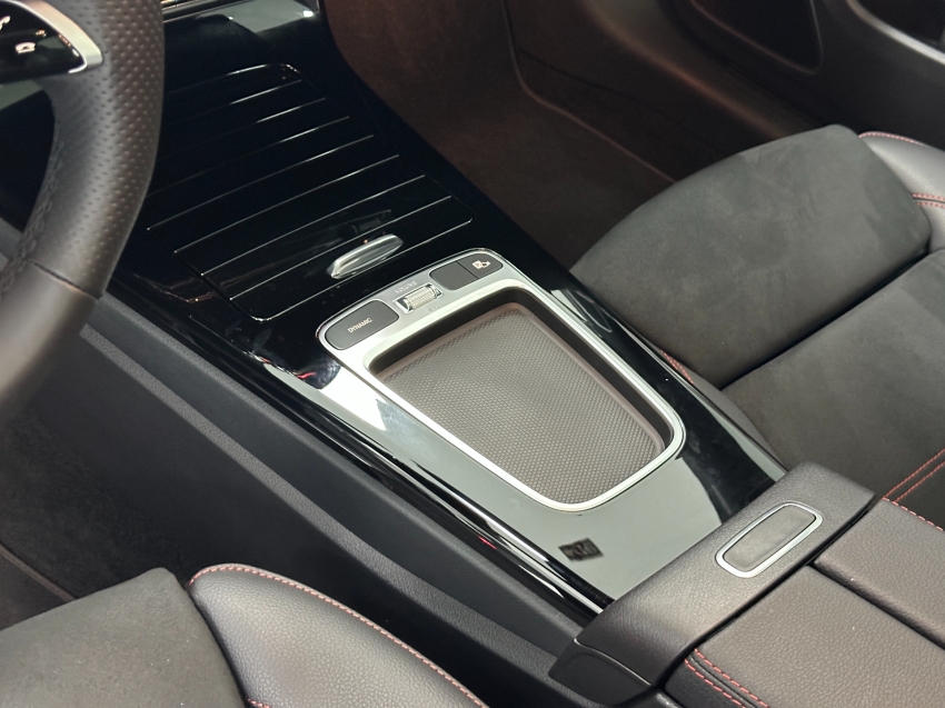 mercedes-benz cla 35 amg 2.0 mhev 4matic 8g-dct gasolina 4p automatico 2025