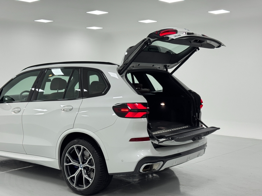 bmw x5 3.0 i6 turbo hibrido xdrive50e m sport automatico 4p 2024