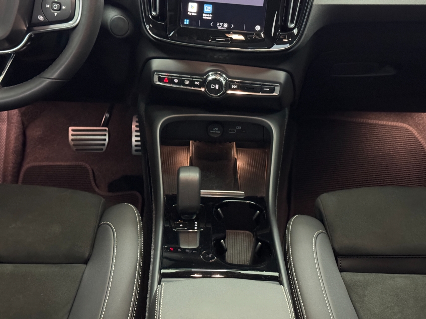 volvo xc40 p8 recharge electric bev pure awd 2.0 eletrico 4p automatico 2022