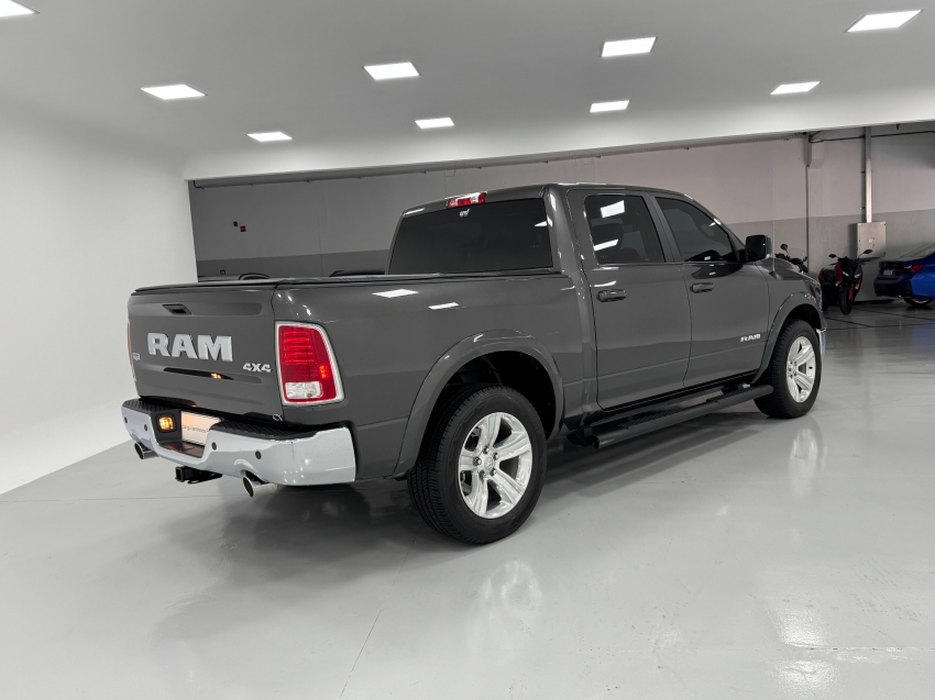 ram 1500 5.7 v8 gasolina limited cd 4x4 automatico 4p 2023