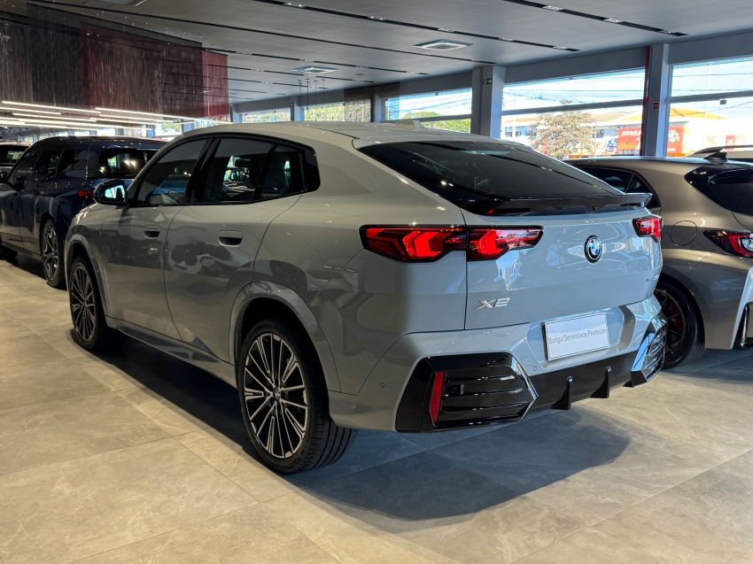 bmw x2 2.0 turbo gasolina xdrive20i m sport steptronic 4p automatico 2025