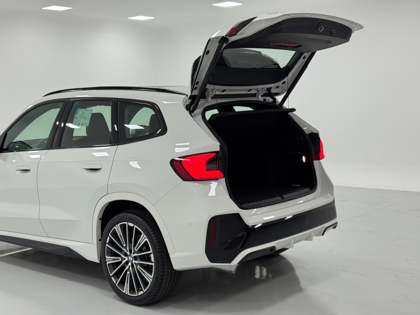 bmw x1 2.0 16v turbo gasolina sdrive20i m sport steptronic 4p automatico 2025