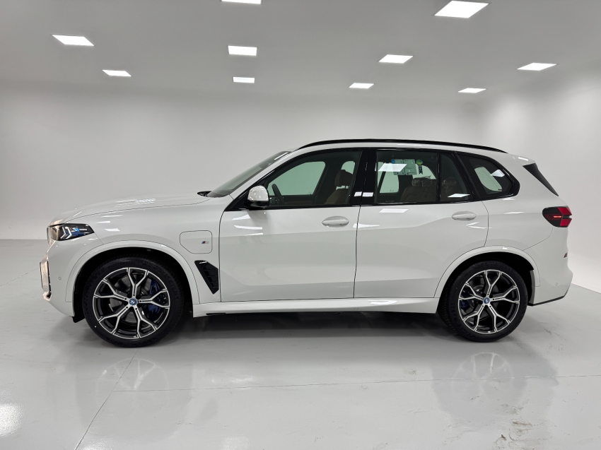 bmw x5 3.0 i6 turbo hibrido xdrive50e m sport automatico 4p 2025