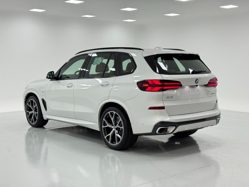 bmw x5 3.0 i6 turbo hibrido xdrive50e m sport automatico 4p 2025