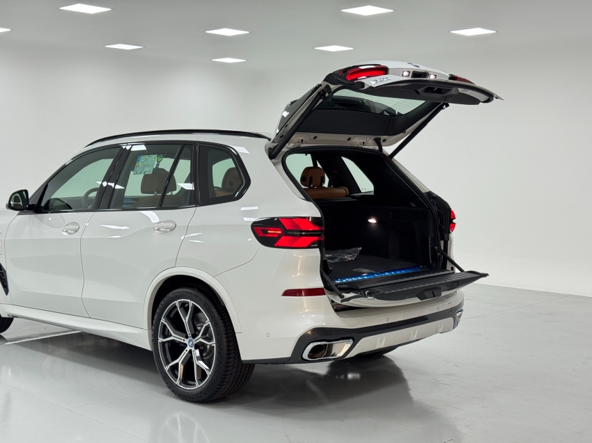 bmw x5 3.0 i6 turbo hibrido xdrive50e m sport automatico 4p 2025