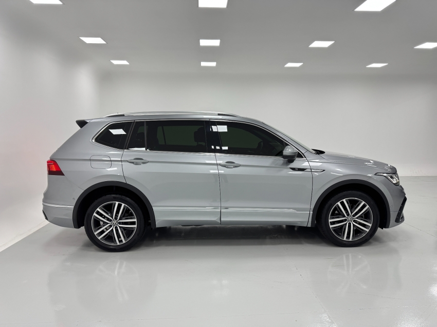 volkswagen tiguan 2.0 300 tsi gasolina allspace r-line automatico 4p 2024