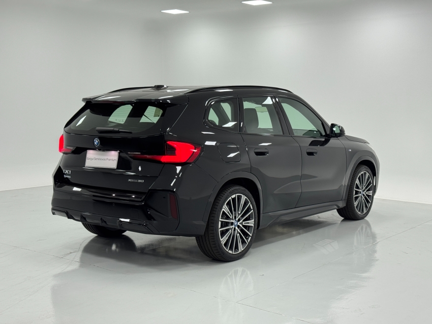bmw ix1 eletrico xdrive30 m sport 2.0 4p automatico 2025