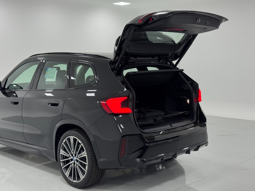 bmw ix1 eletrico xdrive30 m sport 2.0 4p automatico 2025