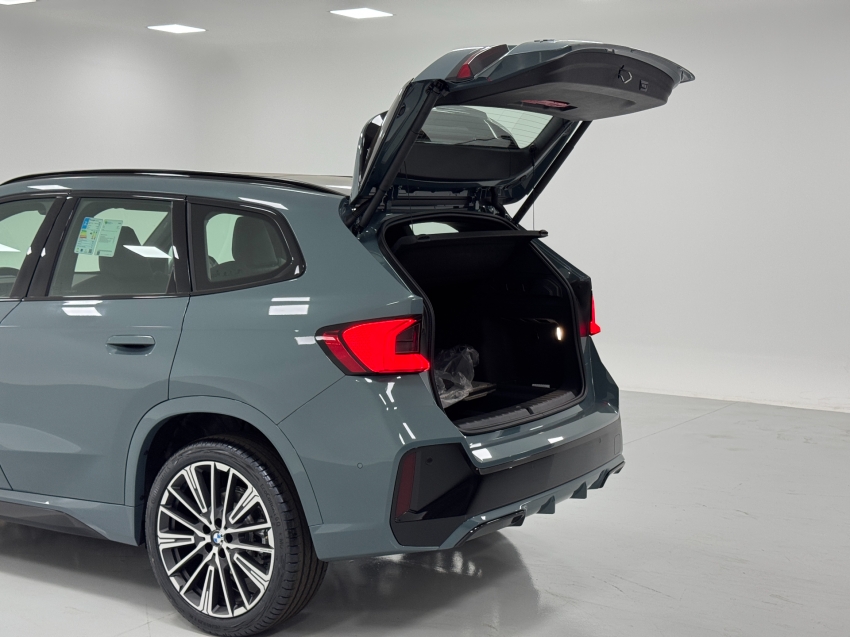 bmw x1 2.0 16v turbo gasolina sdrive20i m sport steptronic 4p automatico 2025