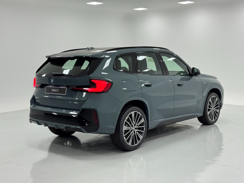 bmw x1 2.0 16v turbo gasolina sdrive20i m sport steptronic 4p automatico 2025