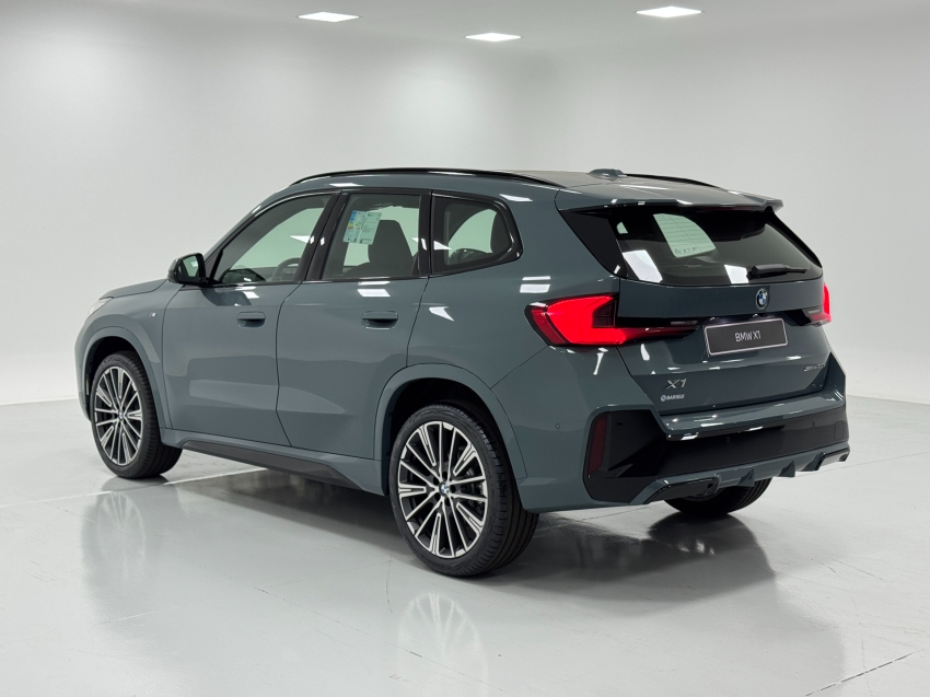 bmw x1 2.0 16v turbo gasolina sdrive20i m sport steptronic 4p automatico 2025