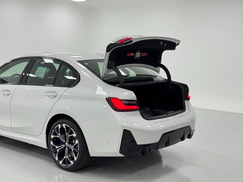 bmw 330e 2.0 16v turbo hibrido m sport automatico 4p 2025