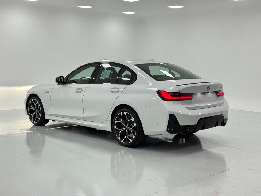 bmw 330e 2.0 16v turbo hibrido m sport automatico 4p 2025