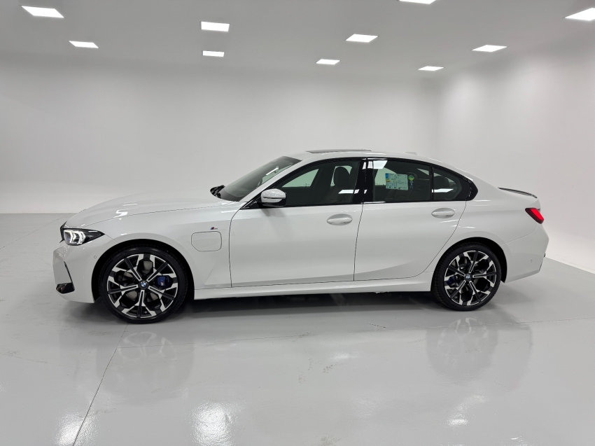 bmw 330e 2.0 16v turbo hibrido m sport automatico 4p 2025