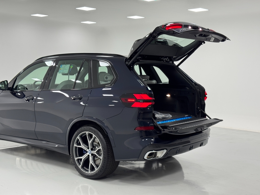 bmw x5 3.0 i6 turbo hibrido xdrive50e m sport automatico 4p 2025