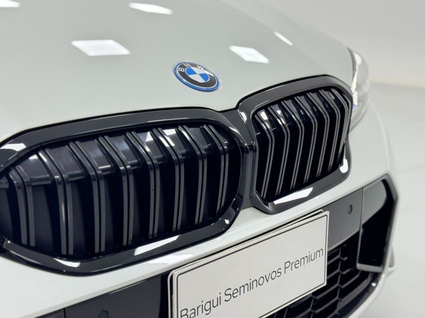 bmw 330e 2.0 16v turbo hibrido m sport automatico 4p 2024