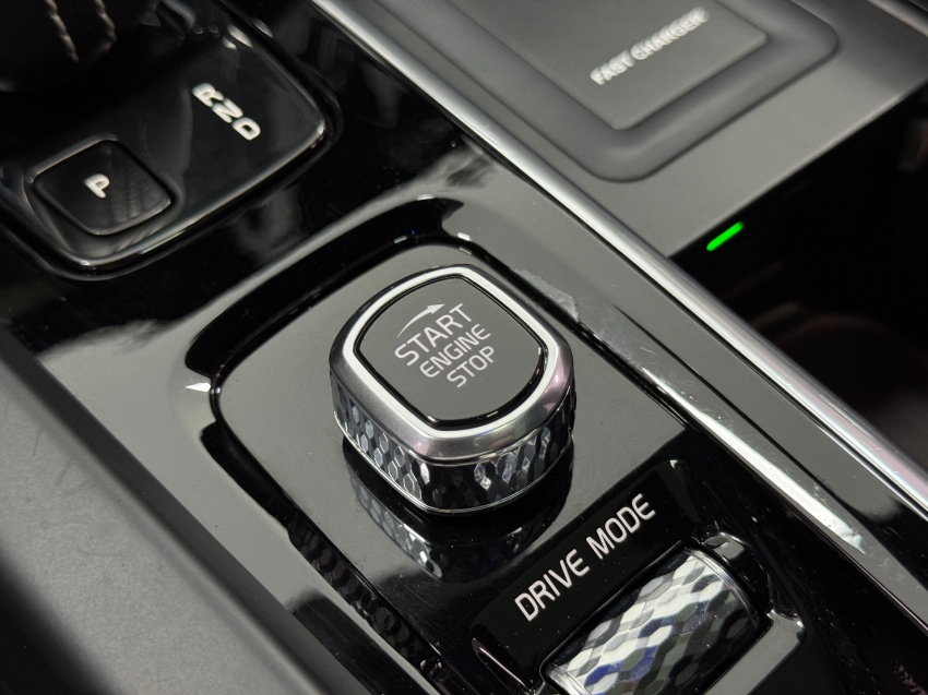 volvo xc60 2.0 t8 hybrid r-design awd geartronic hibrido 4p automatico 2020