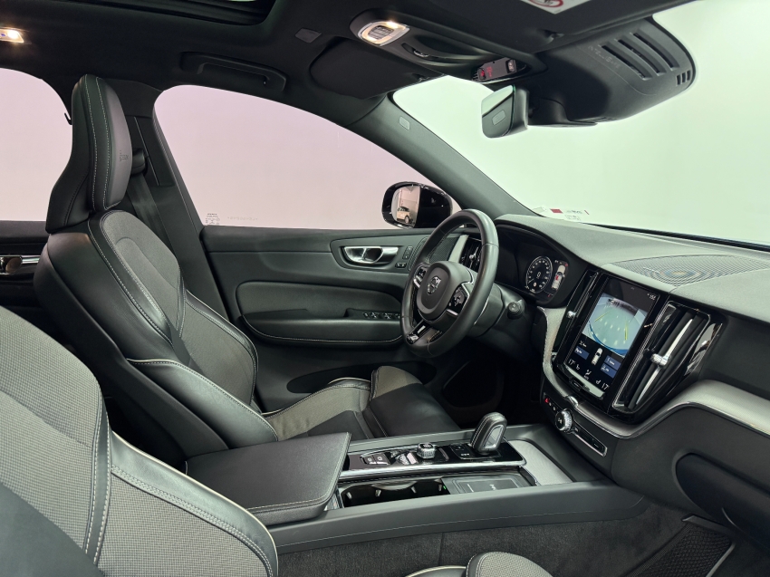 volvo xc60 2.0 t8 hybrid r-design awd geartronic hibrido 4p automatico 2020