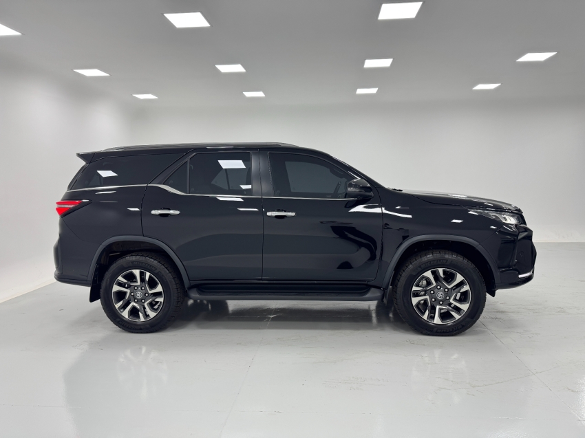toyota hilux sw4 2.8 d-4d turbo diesel diamond 7l 4x4 automatico 4p 2024
