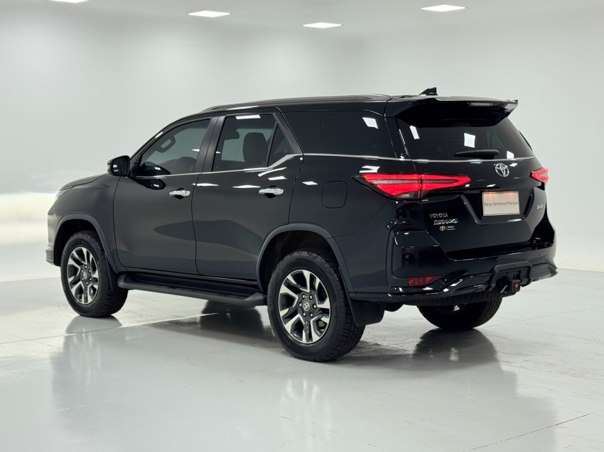 toyota hilux sw4 2.8 d-4d turbo diesel diamond 7l 4x4 automatico 4p 2024