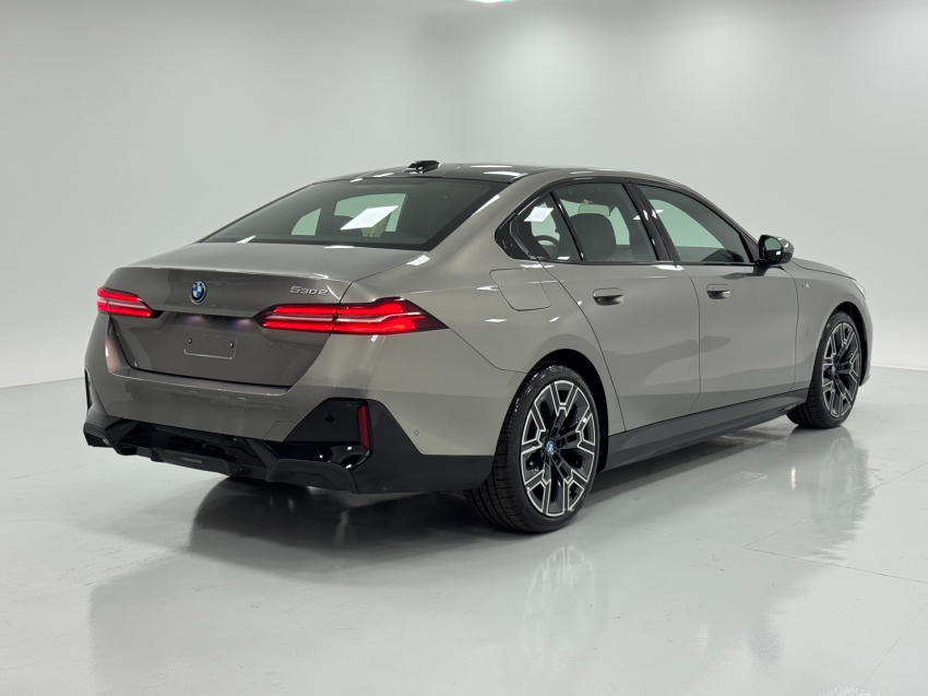 bmw 530e 2.0 twinpower phev m sport automatico hibrido 4p 2026
