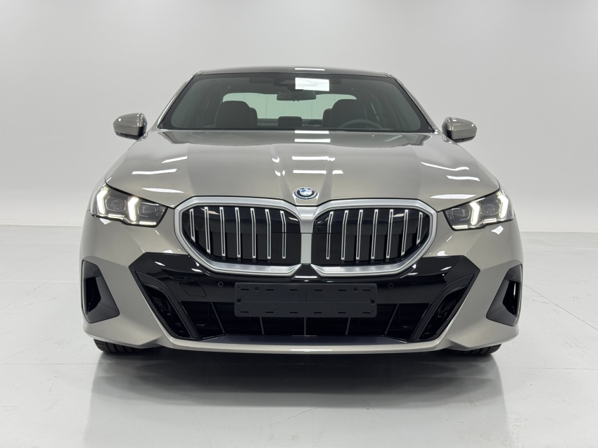 bmw 530e 2.0 twinpower phev m sport automatico hibrido 4p 2026