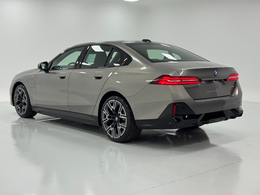 bmw 530e 2.0 twinpower phev m sport automatico hibrido 4p 2026