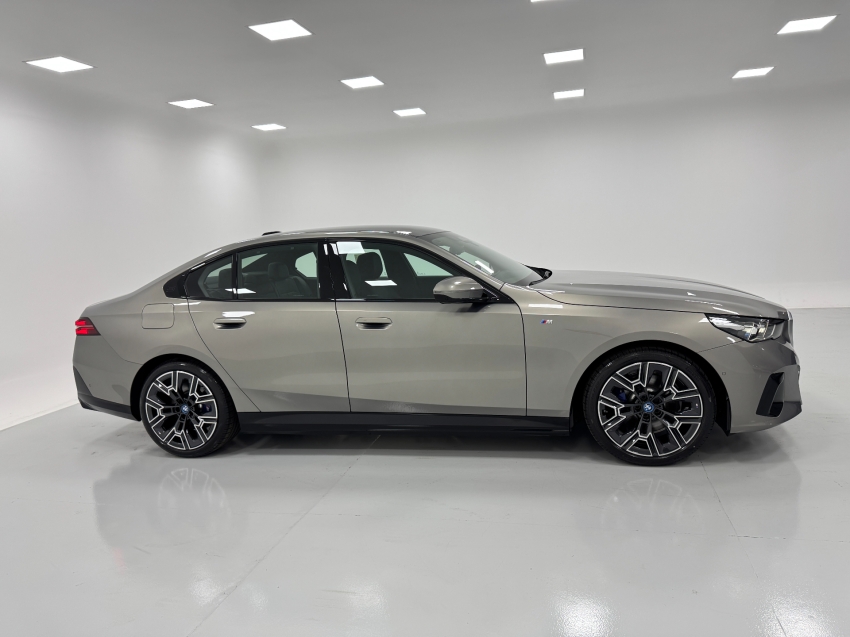 bmw 530e 2.0 twinpower phev m sport automatico hibrido 4p 2026