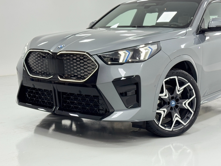 bmw ix2 64,8 kw eletrico xdrive30 m sport 3.0 4p automatico 2025