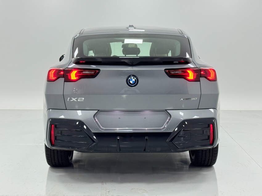 bmw ix2 64,8 kw eletrico xdrive30 m sport 3.0 4p automatico 2025