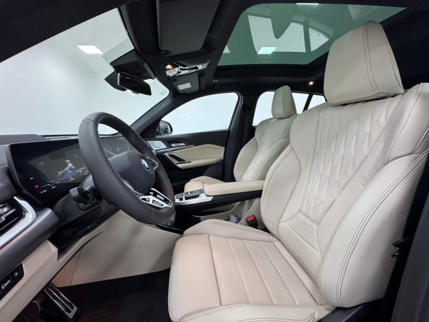 bmw ix2 64,8 kw eletrico xdrive30 m sport 3.0 4p automatico 2025