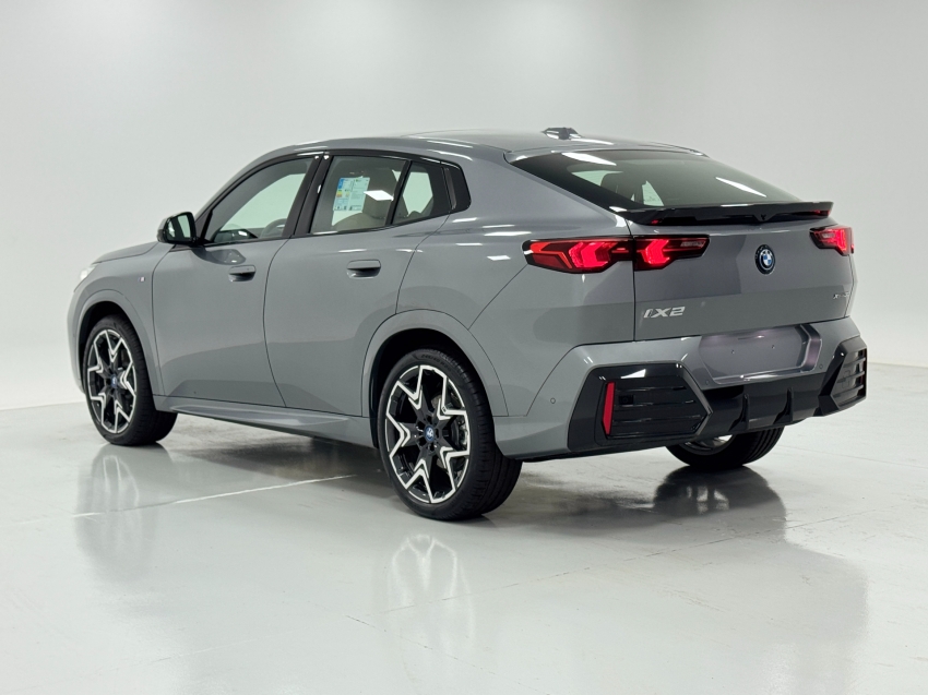 bmw ix2 64,8 kw eletrico xdrive30 m sport 3.0 4p automatico 2025