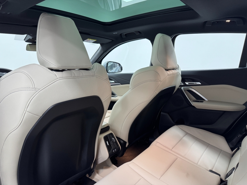 bmw ix2 64,8 kw eletrico xdrive30 m sport 3.0 4p automatico 2025