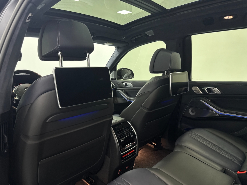bmw x7 4.4 v8 gasolina m50i dark shadow edition steptronic 3.0 4p automatico 2021