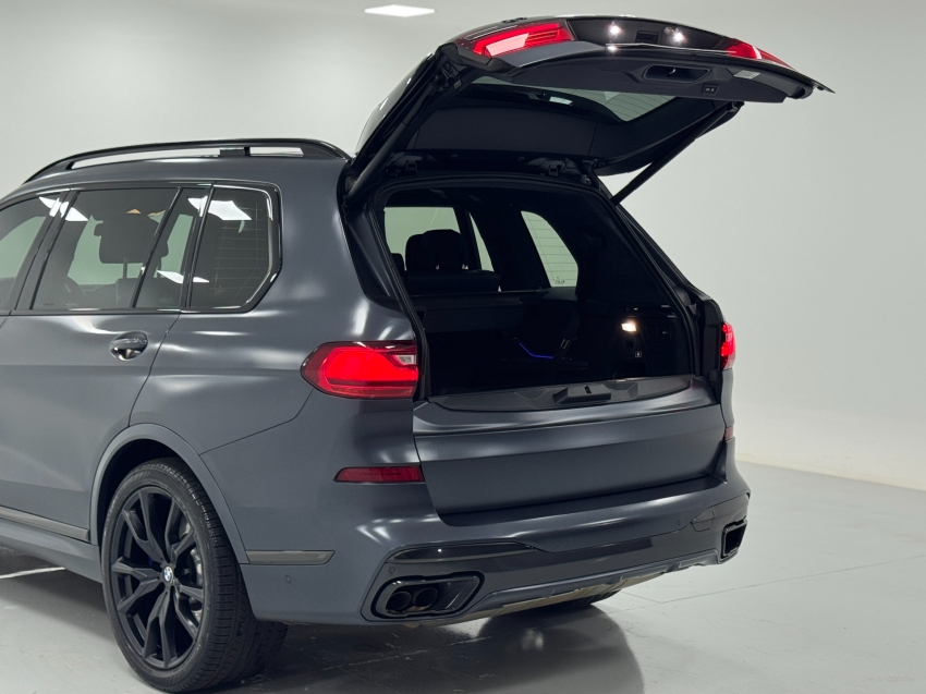 bmw x7 4.4 v8 gasolina m50i dark shadow edition steptronic 3.0 4p automatico 2021