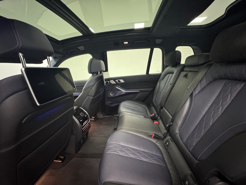 bmw x7 4.4 v8 gasolina m50i dark shadow edition steptronic 3.0 4p automatico 2021