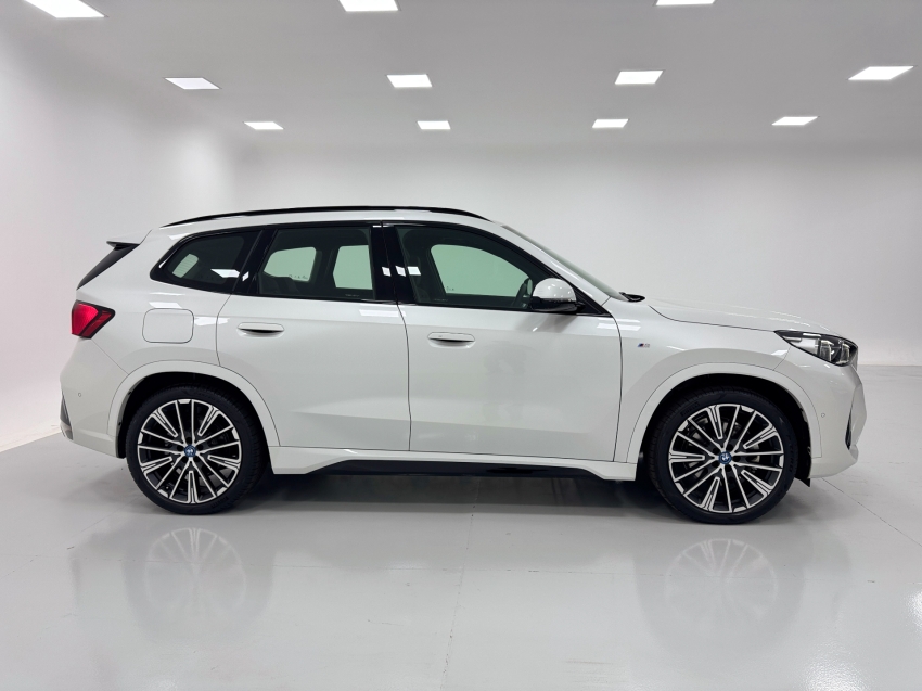 bmw ix1 eletrico xdrive30 m sport 2.0 4p automatico 2025