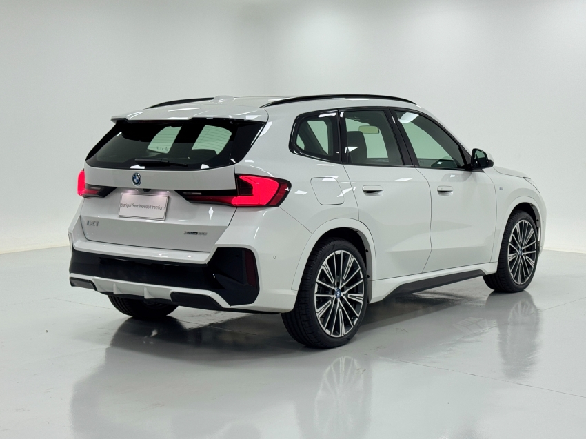 bmw ix1 eletrico xdrive30 m sport 2.0 4p automatico 2025