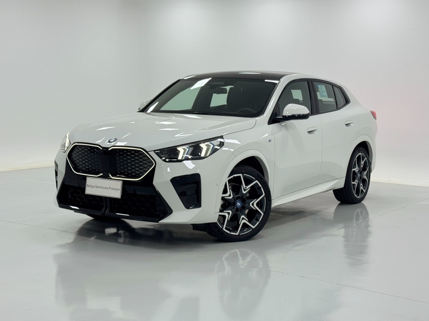 bmw ix2 64,8 kw eletrico xdrive30 m sport 2.0 4p automatico 2025