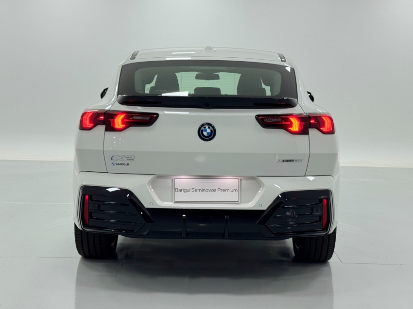 bmw ix2 64,8 kw eletrico xdrive30 m sport 2.0 4p automatico 2025