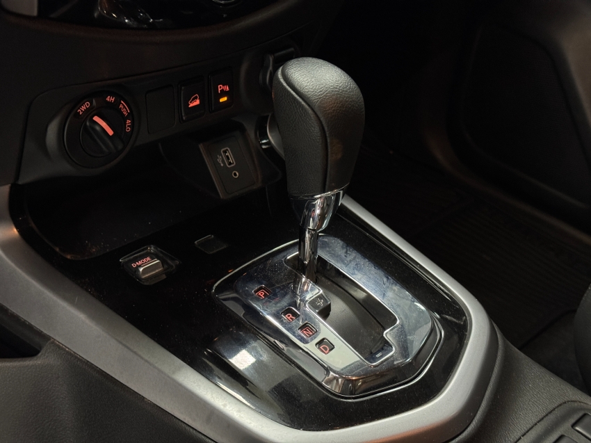 nissan frontier 2.3 16v turbo diesel xe cd 4x4 automatico 2.4 4p 202416