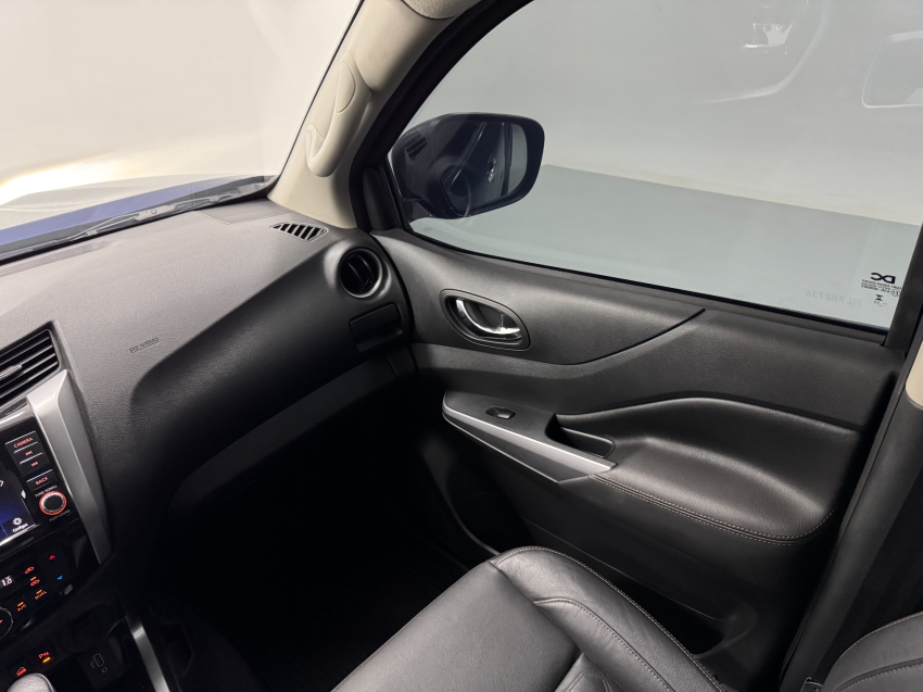 nissan frontier 2.3 16v turbo diesel xe cd 4x4 automatico 2.4 4p 202414