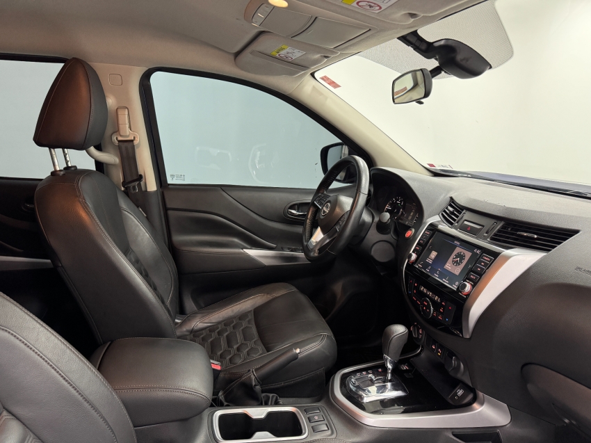 nissan frontier 2.3 16v turbo diesel xe cd 4x4 automatico 2.4 4p 202412